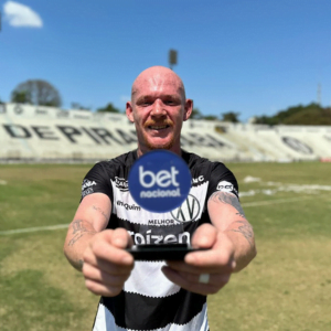 Foguinho é eleito melhor jogador da partida. Foto Thiago BarbalhoTSP