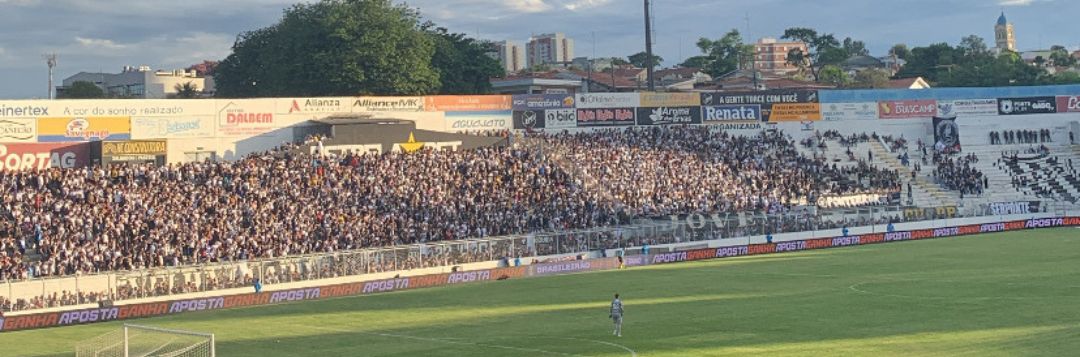 imagem da materia: Ponte Preta vence CRB e se assegura na Série B