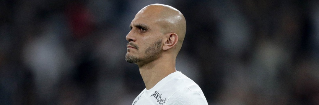 imagem da materia: Fábio Santos se despede dos gramados neste sábado