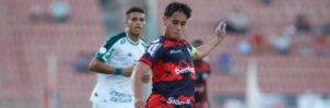 José Aldo em ação em jogo do Ituano contra o Guarani