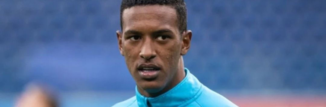 imagem da materia: Robert Renan vira reserva no Zenit e preocupa o Corinthians