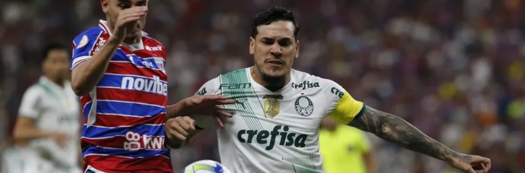 imagem da materia: CBF divulga análise do VAR na expulsão de Gustavo Gómez