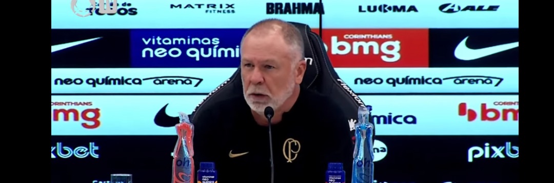 imagem da materia: Mano Menezes: É impossível fazer algo pior do que fizemos hoje