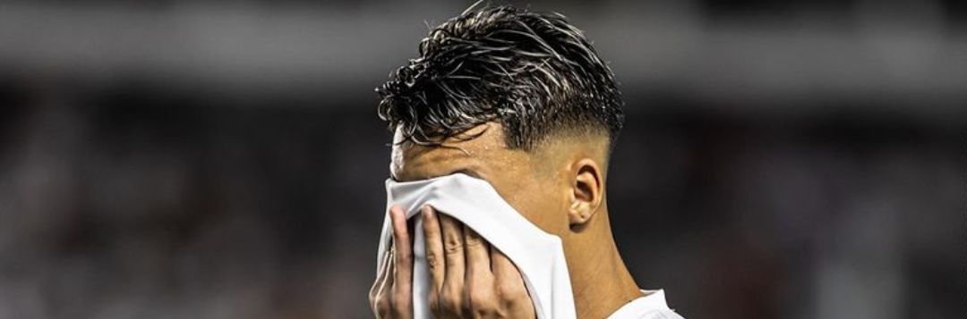 imagem da materia: O Santos é rebaixado pela primeira vez na sua história