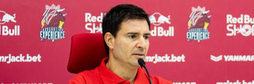 imagem da materia: Diego Cerri projeta o futuro do Bragantino em coletiva