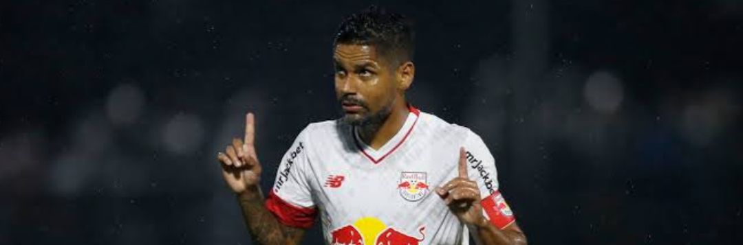 imagem da materia: Santos reforça lateral-direita com Aderlan, ex-Red Bull Bragantino