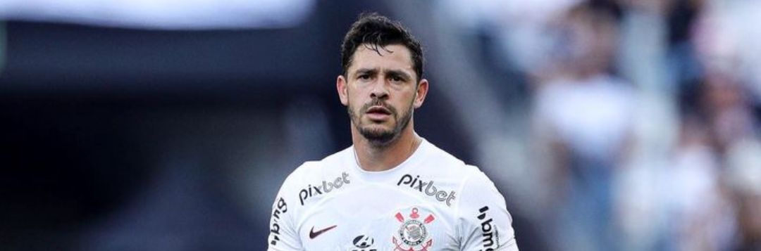 imagem da materia: Santos acerta contratação de Giuliano, ex-Corinthians