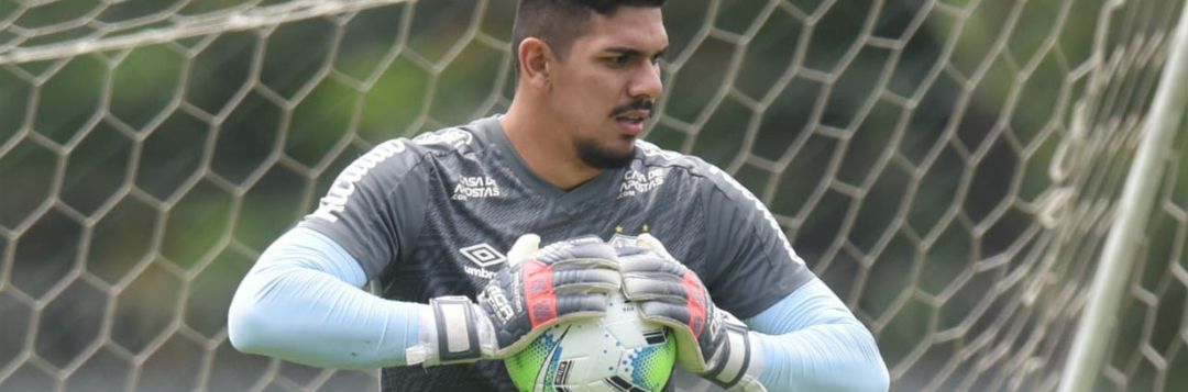 imagem da materia: Goleiro João Paulo aceita redução salarial e segue no Santos