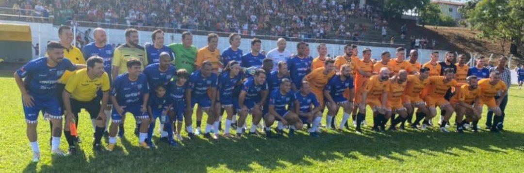 imagem da materia: Evento solidário de Elano Blumer arrecada toneladas de alimentos