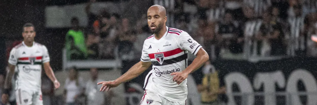 imagem da materia: Lucas sente muita dor e preocupa Dorival Júnior e Tricolor
