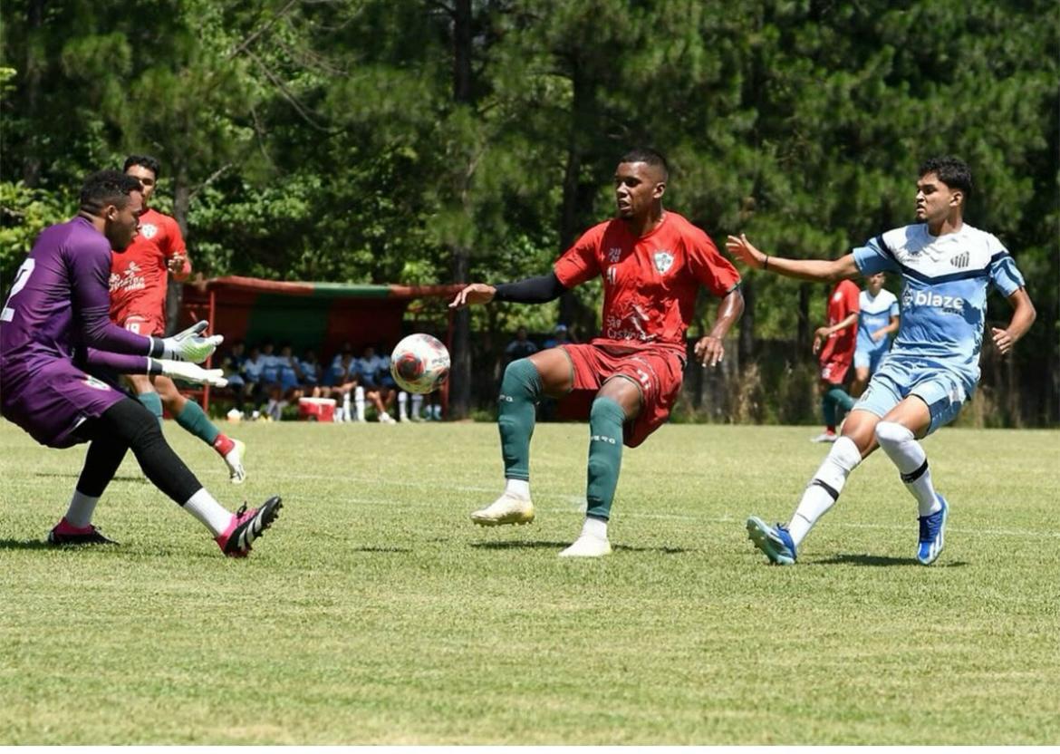 imagem da materia: Em um jogo-treino, Portuguesa derrota o Santos