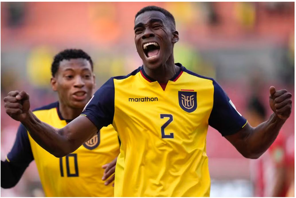 imagem da materia: Corinthians oficializa proposta para obter Félix Torres