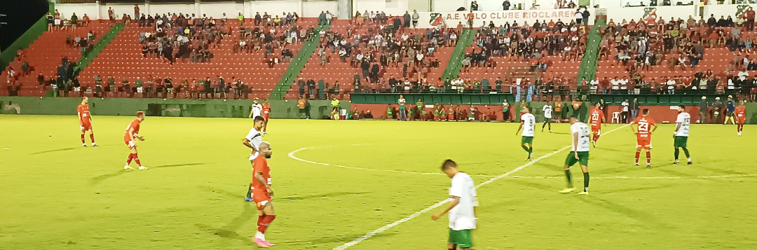 imagem da materia: Briosa aproveita as oportunidades, vence o Velo e sobe para terceiro na A2