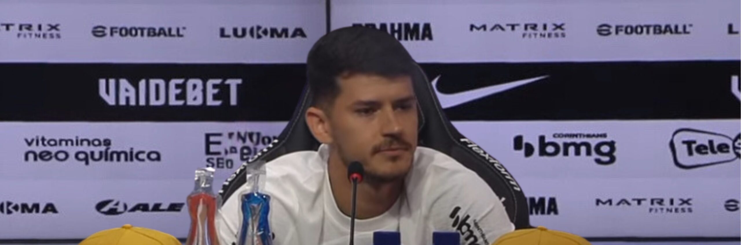 imagem da materia: Hugo, o lateral equilibrado, reforça o Corinthians e elogia a Fiel