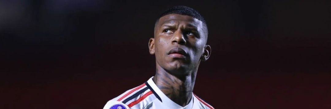 imagem da materia: Time de Cristiano Ronaldo quer o zagueiro Arboleda