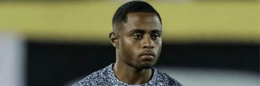 imagem da materia: Lateral Diego Palacios sofre lesão no Corinthians