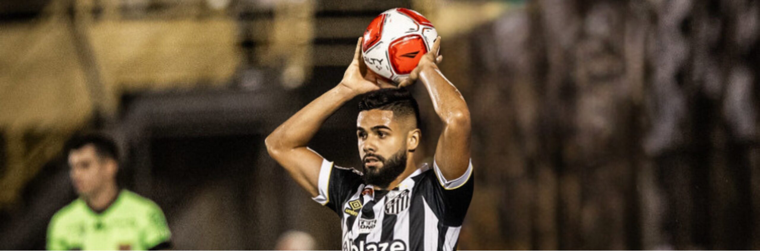 imagem da materia: Felipe Jonatan supera desgastes e celebra 200 jogos pelo Peixe