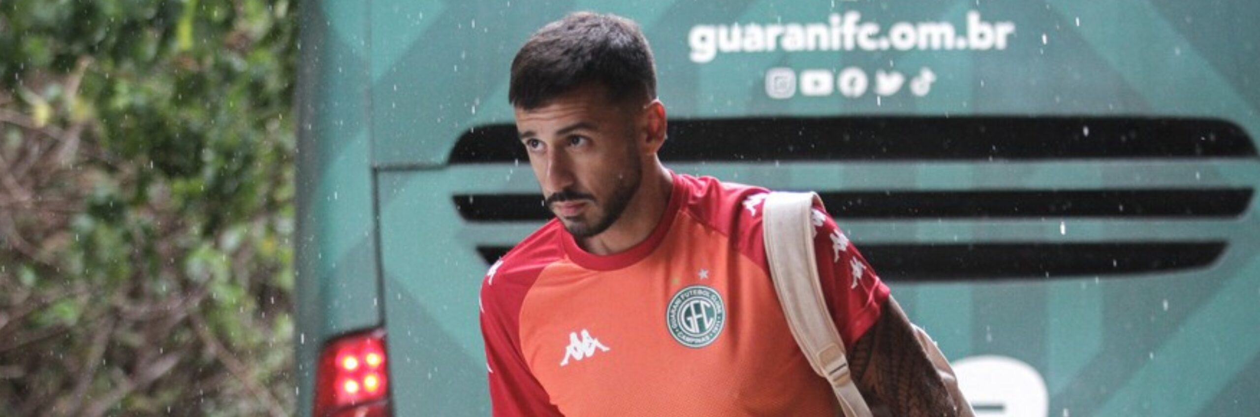 imagem da materia: Guarani tem retorno na lateral e dúvida com Camacho para confronto contra o Botafogo-SP