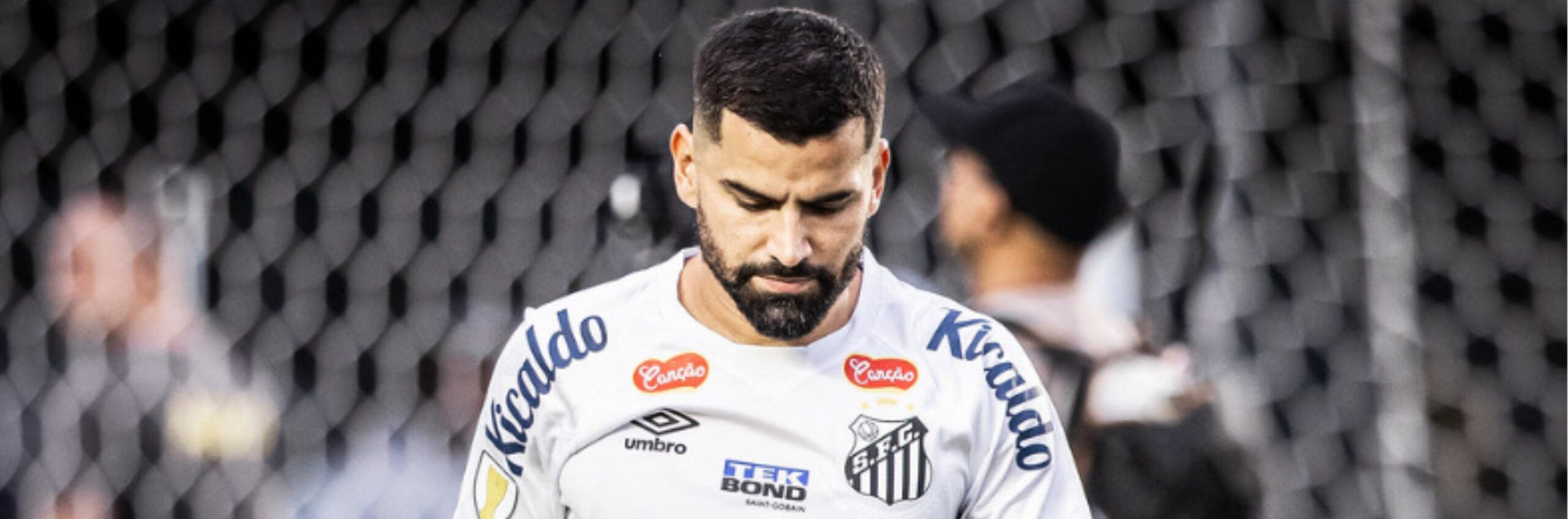 imagem da materia: Rincón vê contratações se destacarem e perde espaço no Santos