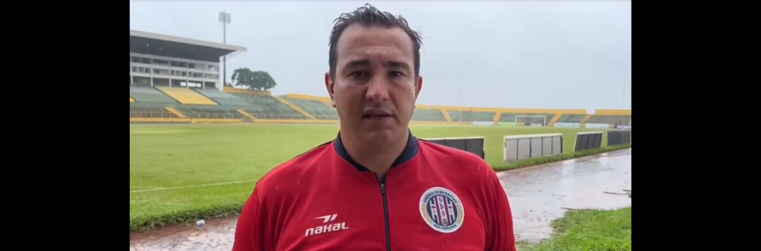 imagem da materia: Rafael Sundermann lamenta derrota e utilizará semana para acertos no Grêmio São-Carlense
