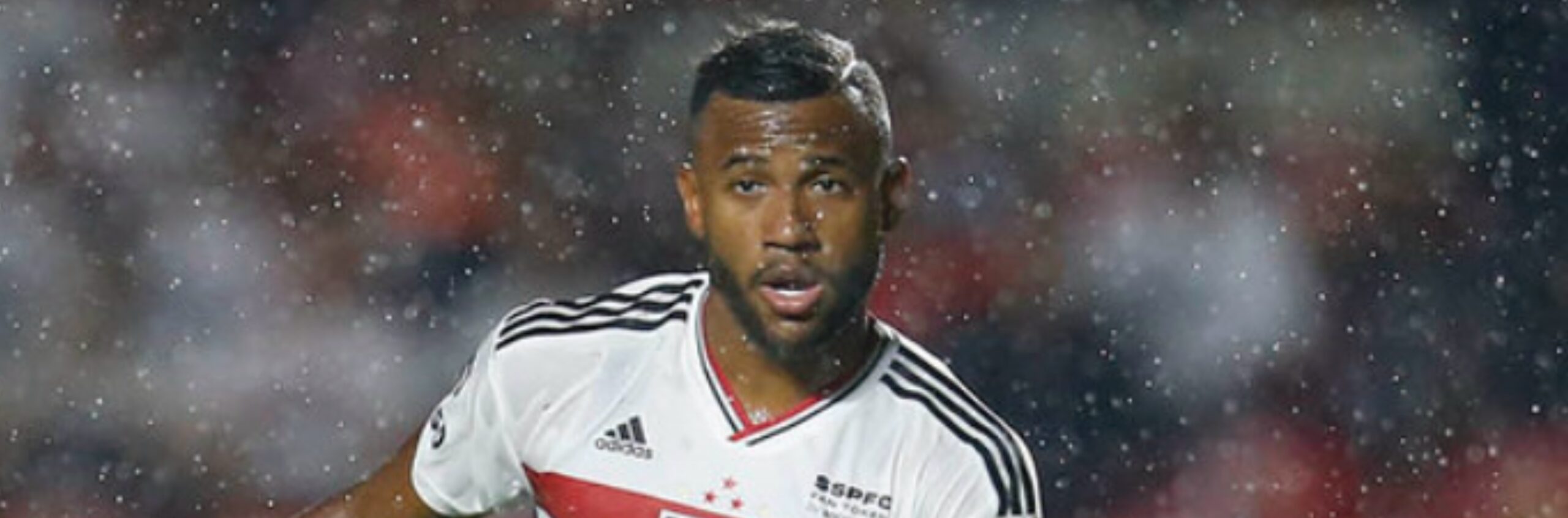 imagem da materia: Vitória avança em negociação para contratar Luan, volante do São Paulo