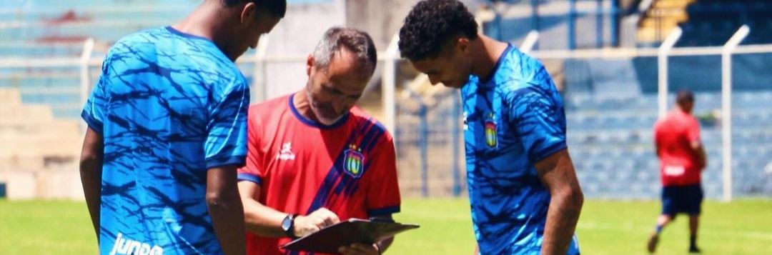 imagem da materia: São Caetano anunciou a saída de Rogério Zimmermann