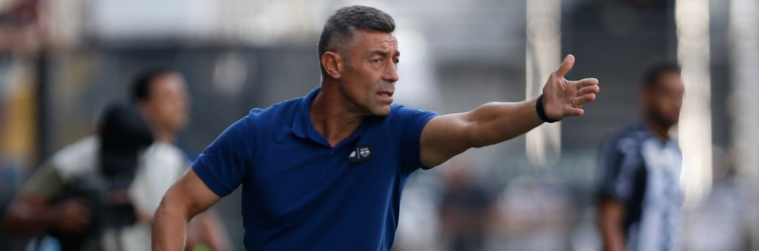 imagem da materia: Pedro Caixinha crítica forma que a equipe lidou com o 3 a 0