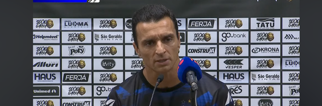 imagem da materia: Júnior Rocha pede concentração para duelo contra Bragantino:
