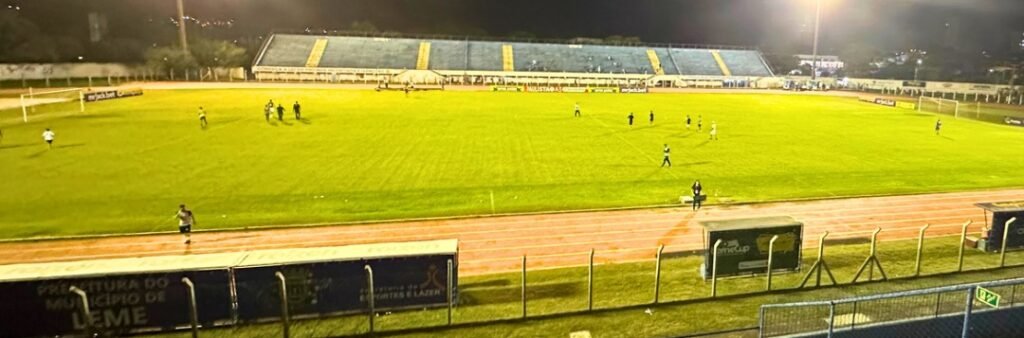 Lemense faz promoção de ingressos para jogo com Catanduva