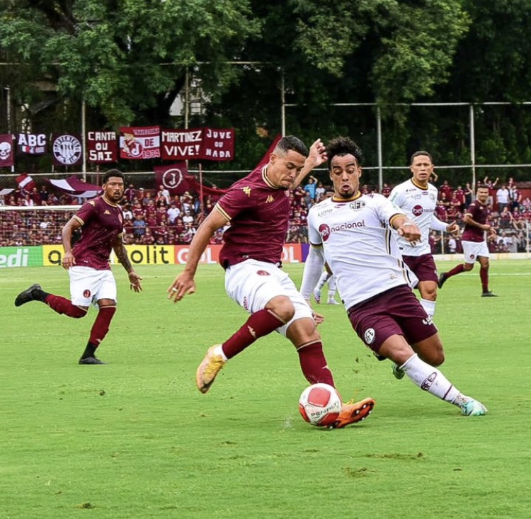 imagem da materia: Juventus e Ferroviária empatam em partida marcada pela arbitragem