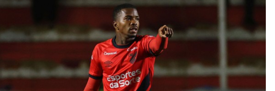 imagem da materia: Cacá chega em São Paulo para assinar contrato com o Corinthians