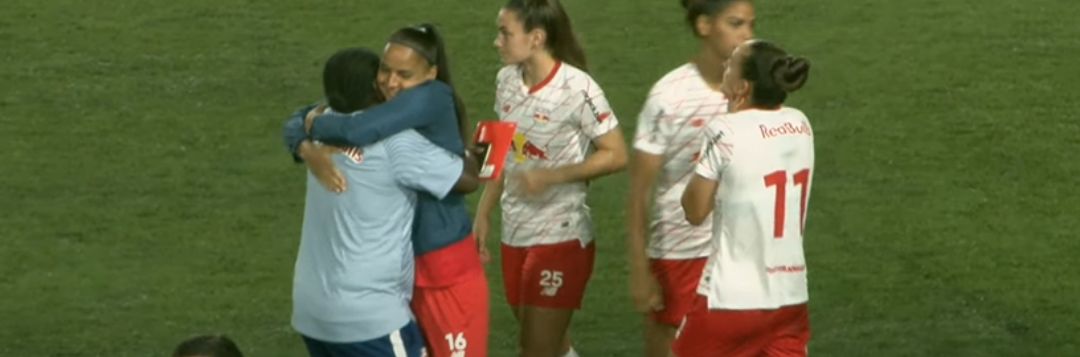 imagem da materia: Bragantinas dominam o primeiro tempo e vencem Vingadoras