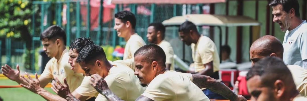 imagem da materia: São Paulo se reapresenta em Cotia com 14 desfalques