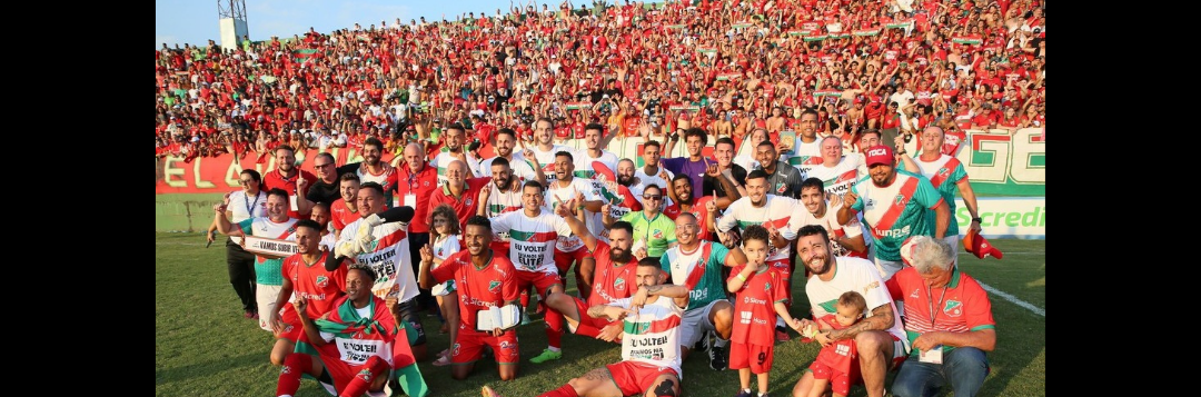 imagem da materia: A cidade é Rubro Verde. Festa com o retorno do Velo Clube à Série A1