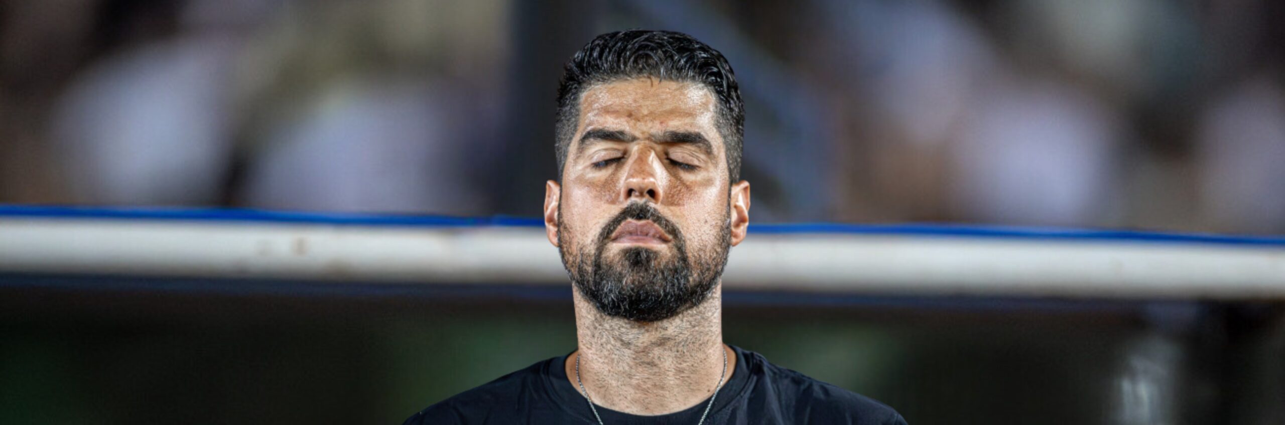 imagem da materia: António Oliveira supera antecessores em início no Timão