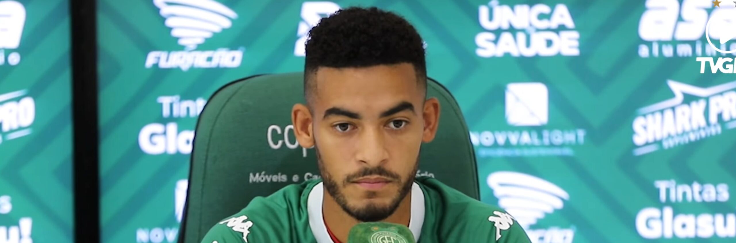imagem da materia: Jefferson, novo lateral-esquerdo do Guarani, é apresentado