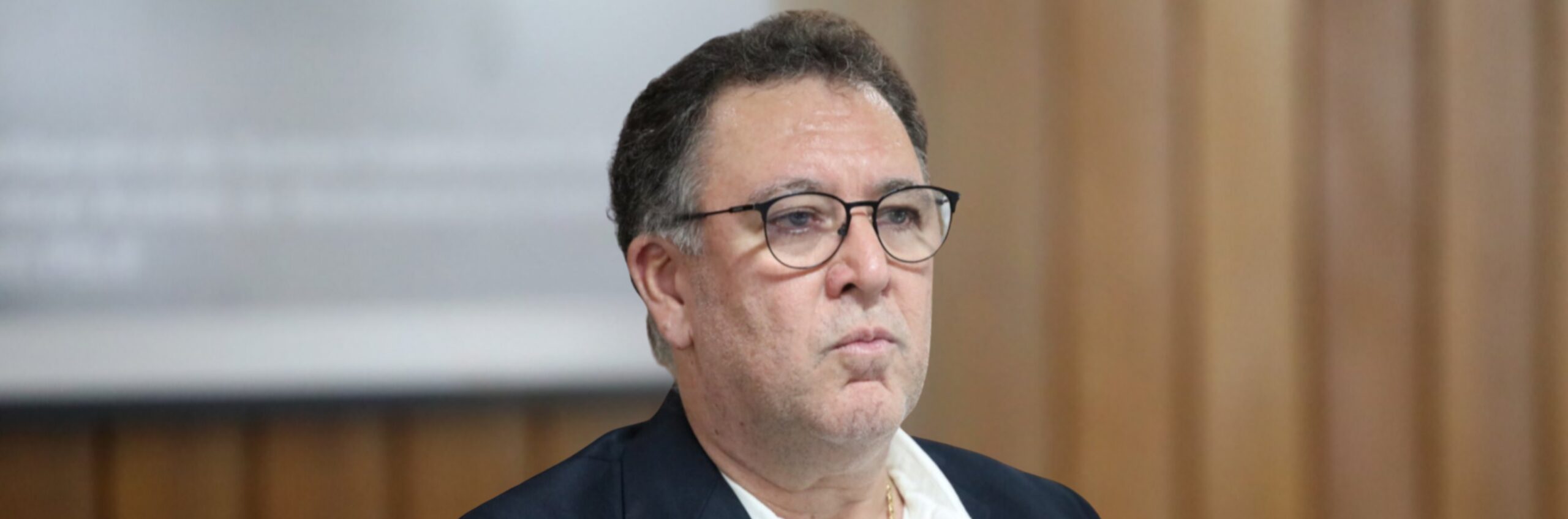 imagem da materia: Santos quer reforços pontuais e respiro financeiro até setembro