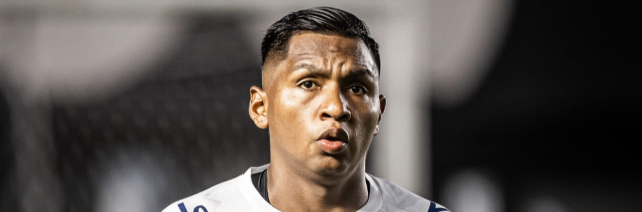 imagem da materia: Alfredo Morelos enfrenta desafios no Santos e pode deixar o clube