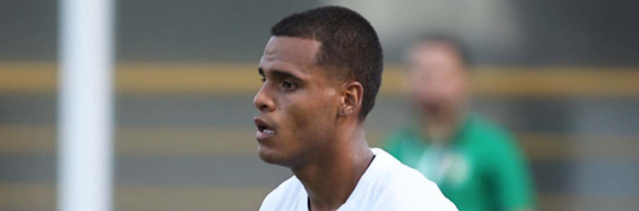 imagem da materia: Enzo fica fora de partida da base e pode ser relacionado na Série B