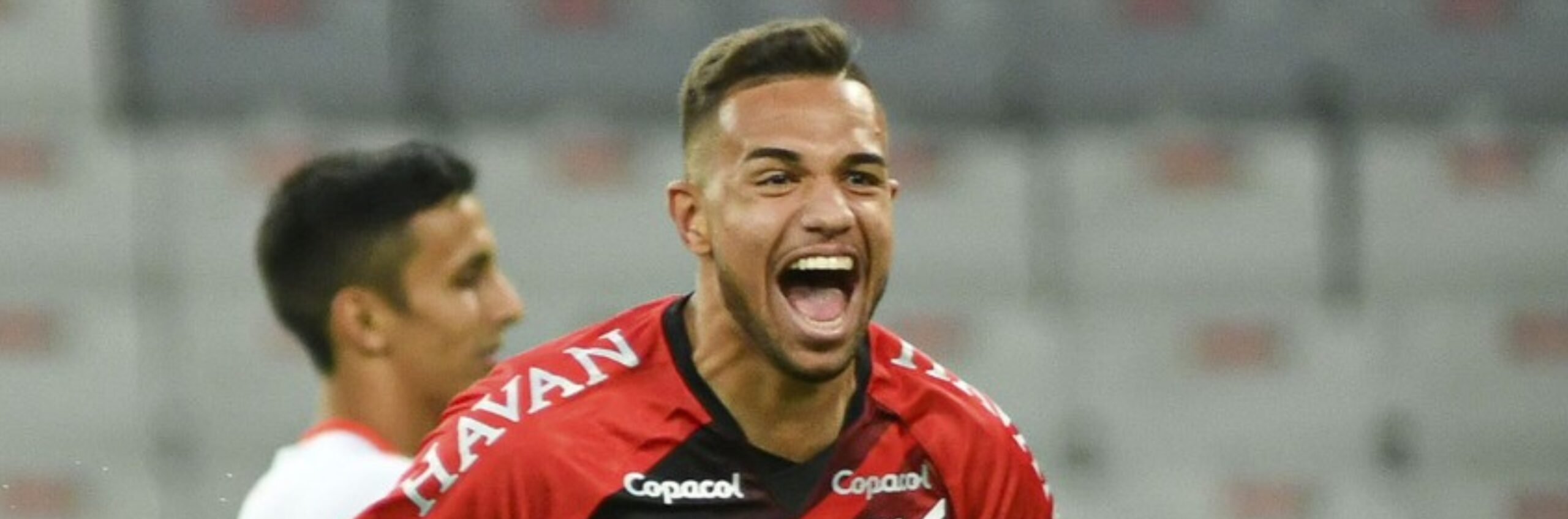 imagem da materia: Guarani anuncia Vinicius Kauê, lateral ex-Athletico Paranaense