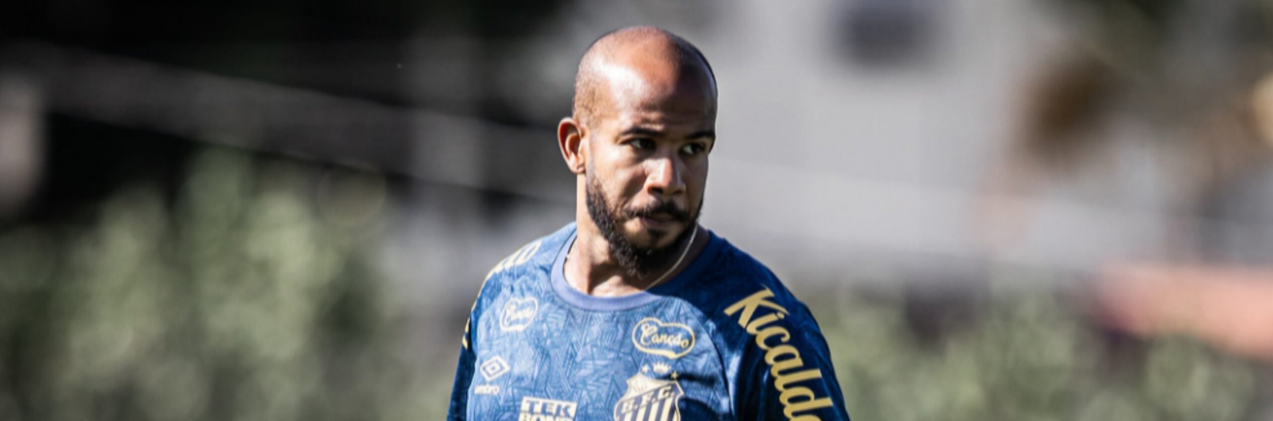 imagem da materia: Patrick não deve viajar e Escobar pode ganhar chance no Santos