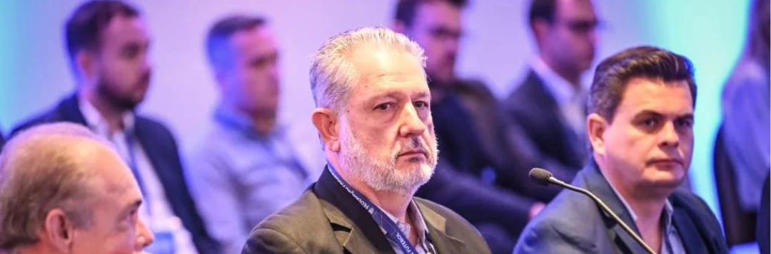 imagem da materia: Fausi divulga carta a torcedores comercialinos após renúncia