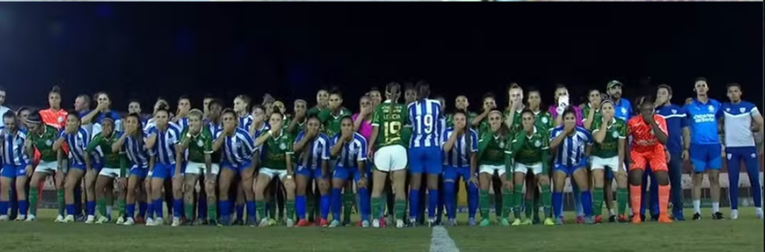 imagem da materia: Brasileirão Feminino tem protestos contra técnico do Santos, acusado de assédio