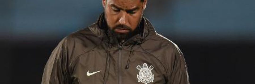 imagem da materia: António Oliveira fica de fora da entrevista coletiva pós jogo na estreia do Corinthians