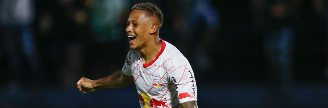 imagem da materia: Vitinho celebra boa fase