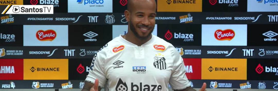 imagem da materia: Patrick é oficialmente apresentado no Santos