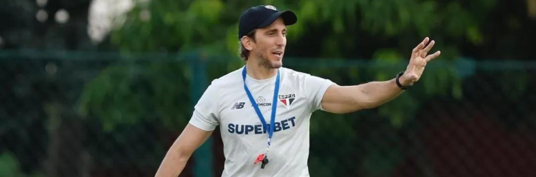 imagem da materia: Zubeldía estreia no comando do São Paulo contra o Barcelona