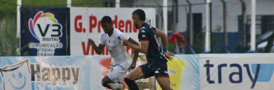 imagem da materia: Sob tempestade, Grêmio prudente vence por 2x1 e leva vantagem para o jogo da volta.