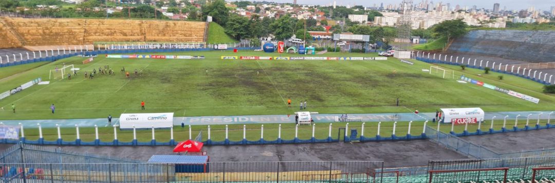 imagem da materia: Gramado do Prudentão aparece debilitado após sequência de jogos