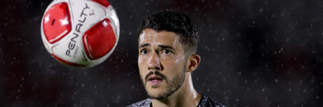 imagem da materia: Gustavo Henrique é diagnosticado com dengue e vira desfalque